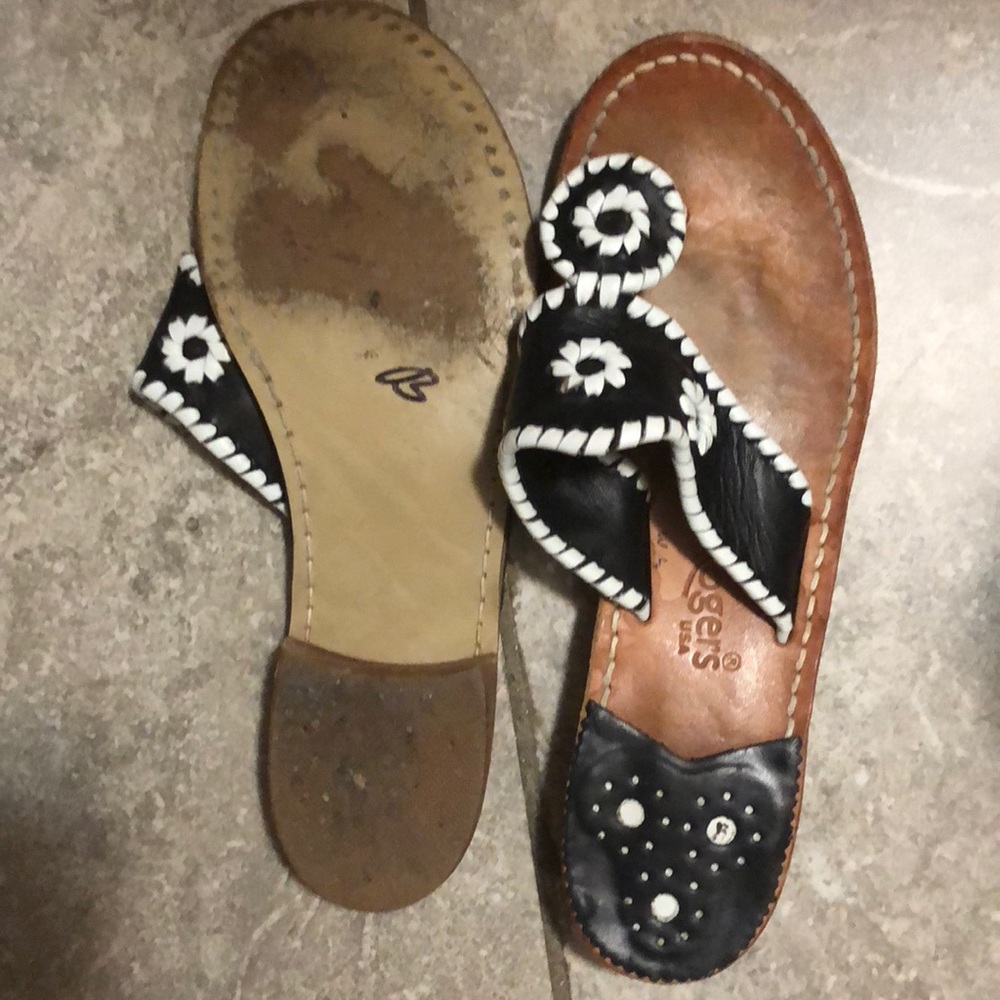 Jack Roger’s black and white icon slippers - Picture 5 of 7